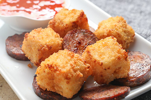 Bacon Mac & Cheese Bites with Chorizo and Sweet & Spicy Dipping Sauce
